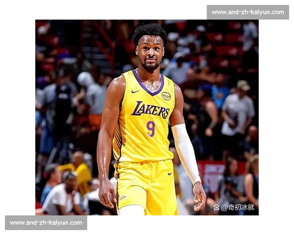 布朗尼休赛期特训揭秘：从发展联盟逆袭到夏季联赛的蜕变之路